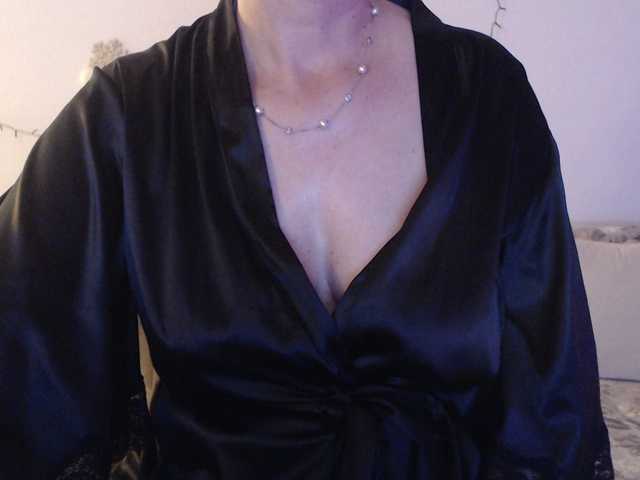 goodSnowQueen's BongaCams show and profile