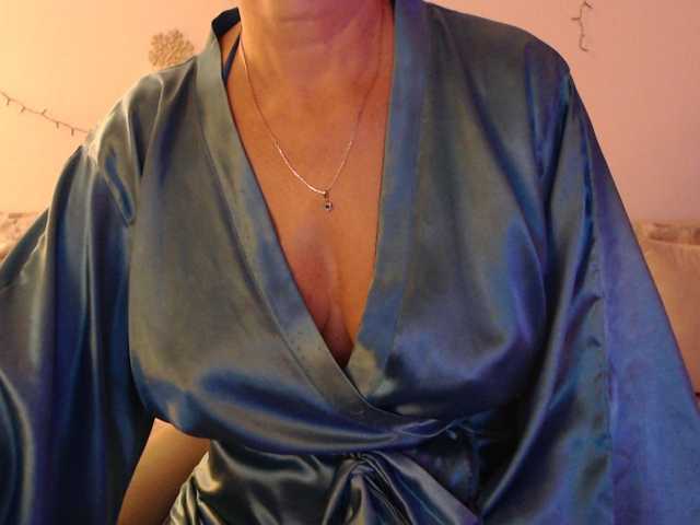 goodSnowQueen, en vivo ahora en BongaCams