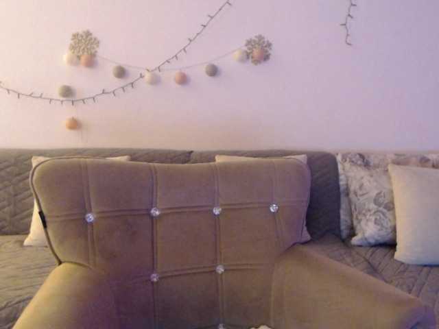 goodSnowQueen live cam on BongaCams