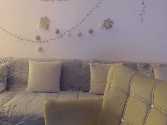 goodSnowQueen's BongaCams show and profile