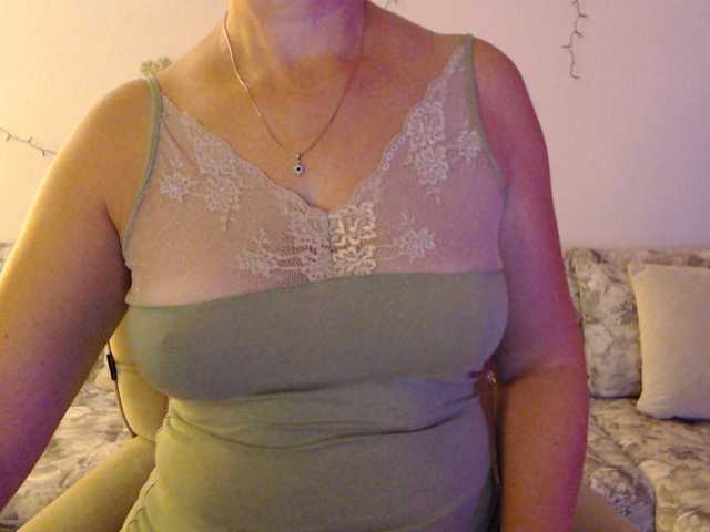 Goodsnowqueen live cam