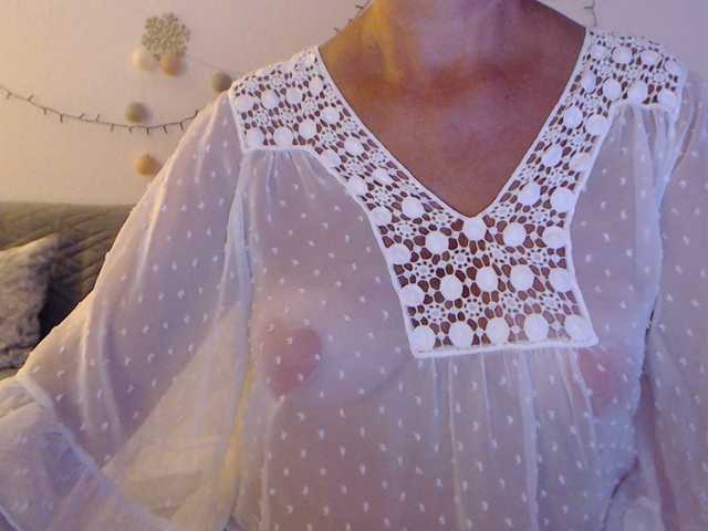 goodSnowQueen live cam on BongaCams