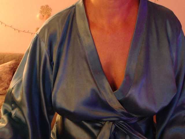 goodSnowQueen live cam on BongaCams