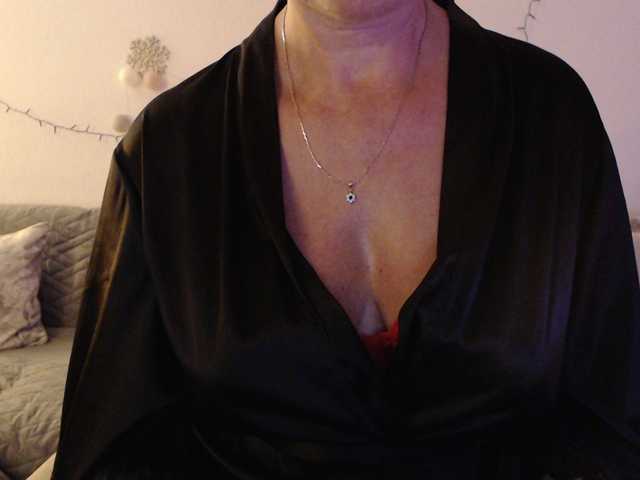 goodSnowQueen live cam preview