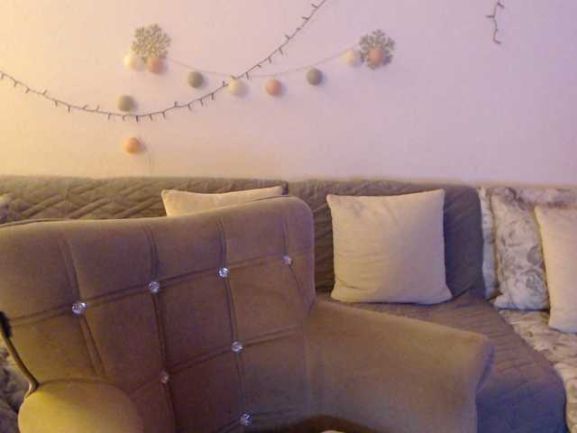 goodSnowQueen live cam on BongaCams