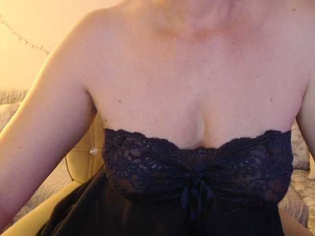 goodSnowQueen's BongaCams show and profile