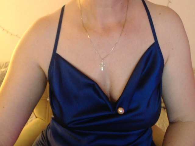 goodSnowQueen's BongaCams show and profile
