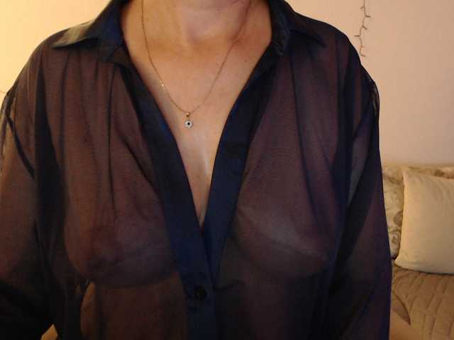 goodSnowQueen live cam on BongaCams