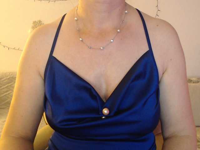 goodSnowQueen's BongaCams show and profile