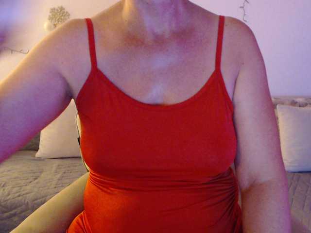 goodSnowQueen live cam on BongaCams