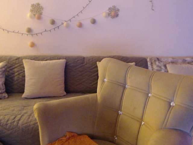 goodSnowQueen live cam on BongaCams
