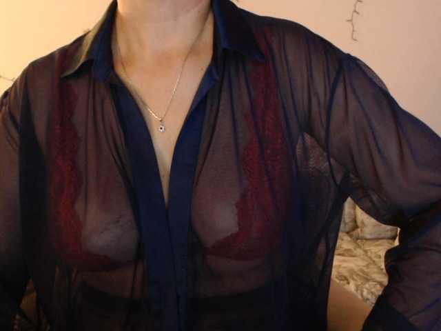 goodSnowQueen live cam on BongaCams