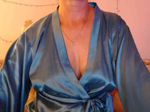 goodSnowQueen webcam