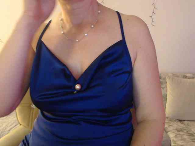 goodSnowQueen webcam