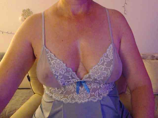 goodSnowQueen webcam