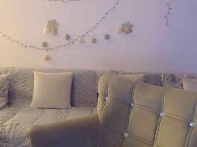 goodSnowQueen webcam