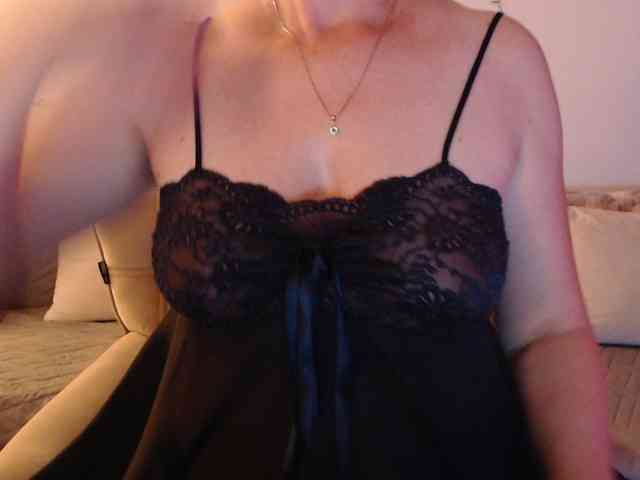 goodSnowQueen webcam