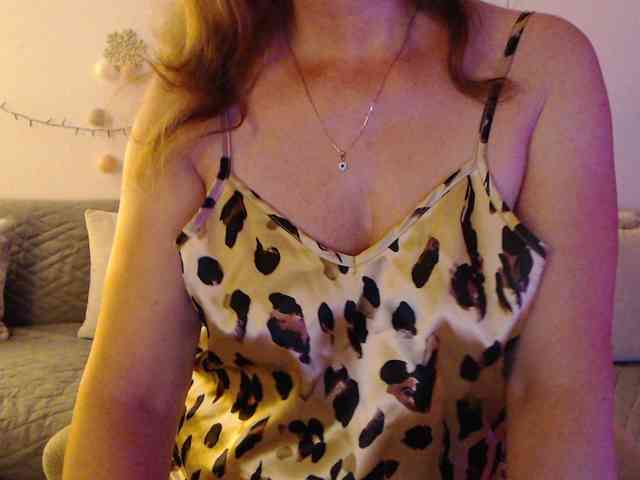goodSnowQueen webcam