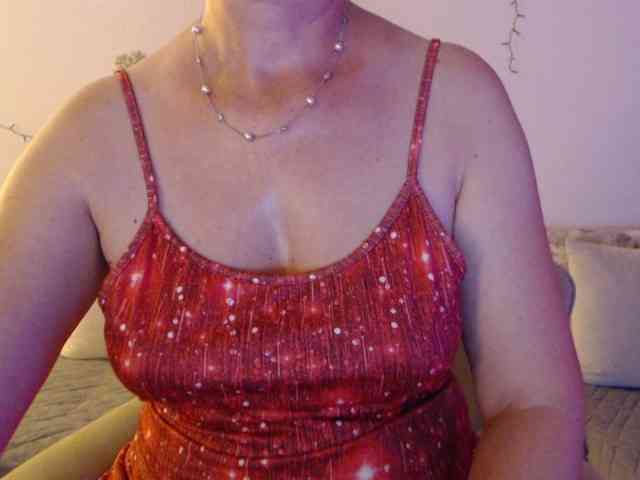 goodSnowQueen webcam