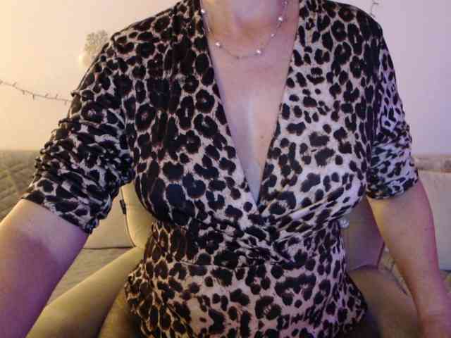goodSnowQueen webcam