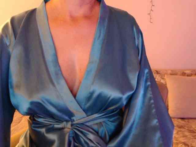 goodSnowQueen webcam