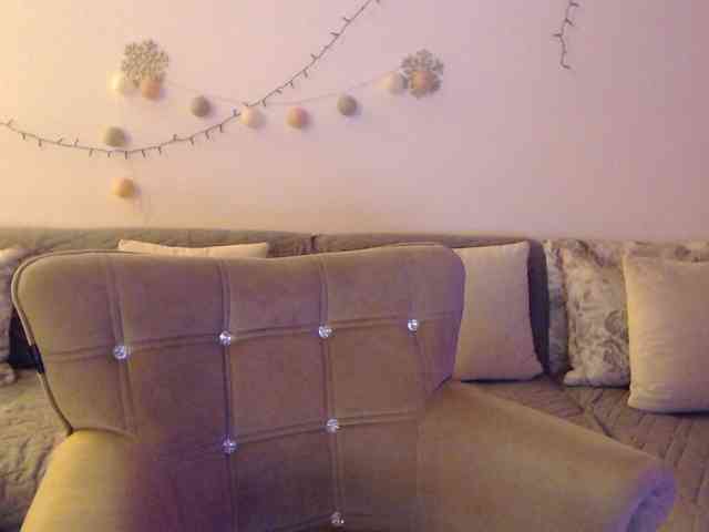 goodSnowQueen webcam