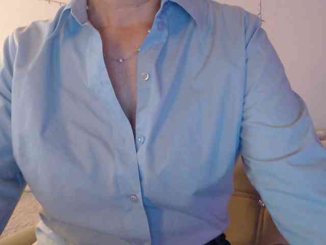 goodSnowQueen webcam