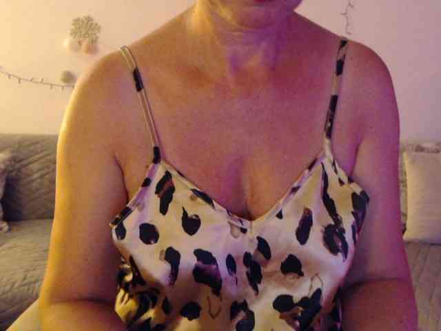 goodSnowQueen webcam