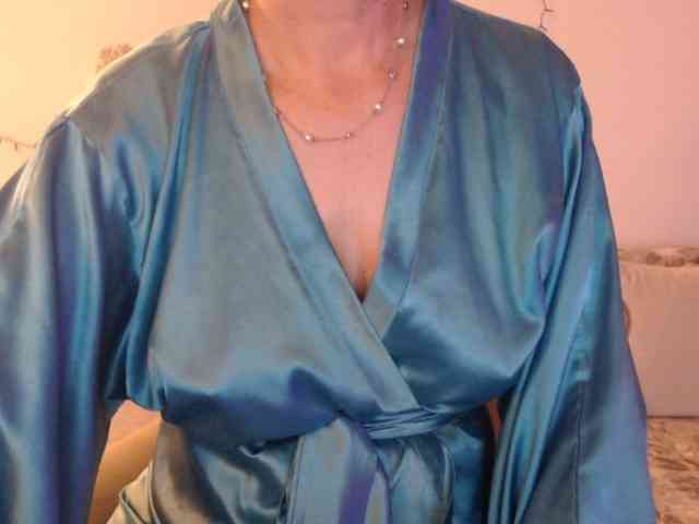 goodSnowQueen webcam