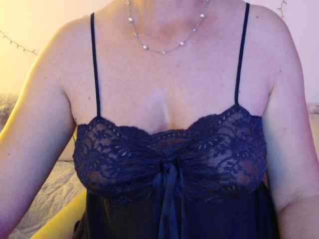 goodSnowQueen webcam