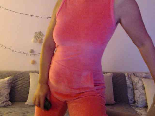 goodSnowQueen webcam