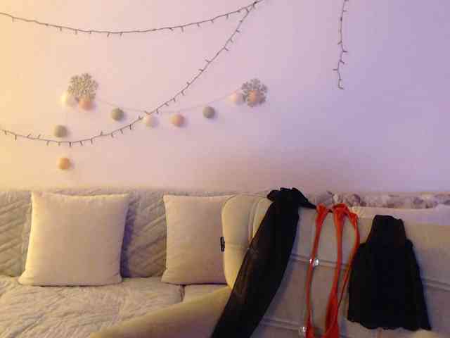 goodSnowQueen webcam
