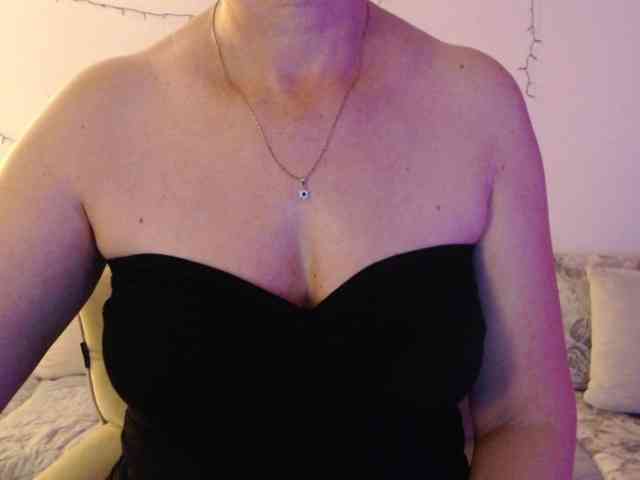 goodSnowQueen webcam