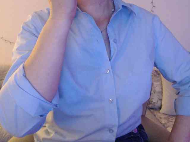goodSnowQueen webcam