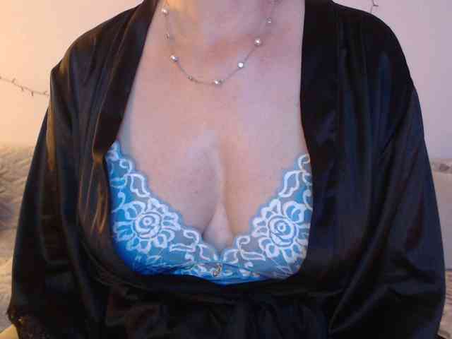 goodSnowQueen webcam
