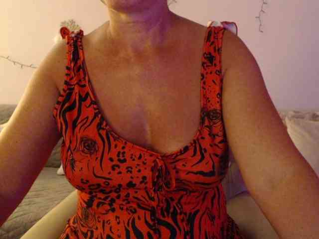 goodSnowQueen Live Webcam on BongaCams