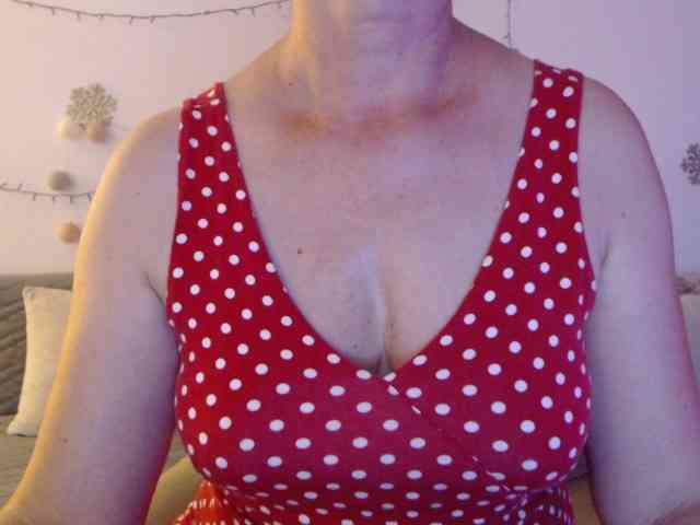 goodSnowQueen webcam
