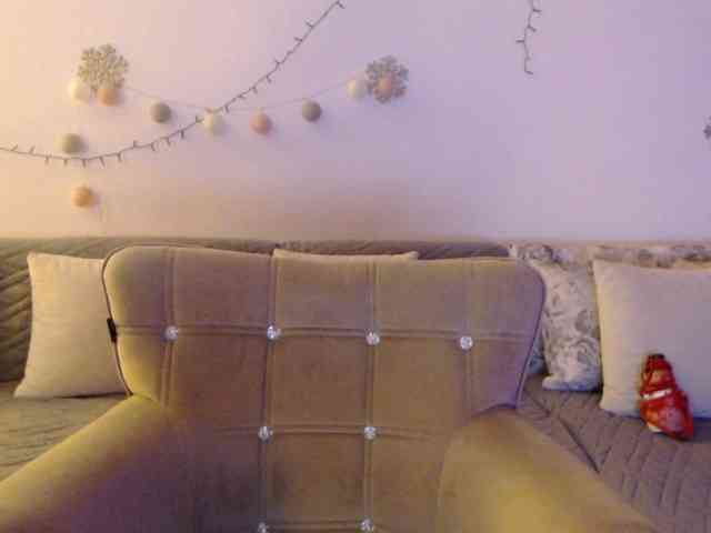 goodSnowQueen webcam