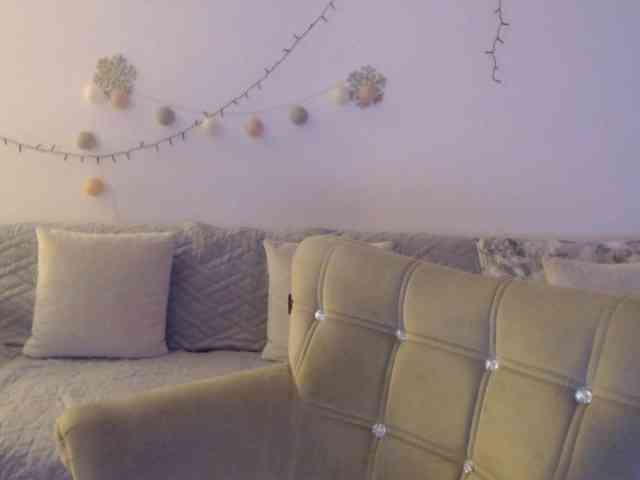 goodSnowQueen webcam