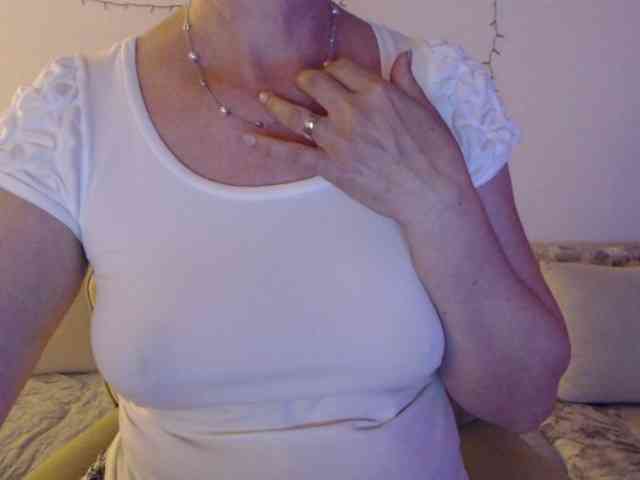 goodSnowQueen webcam