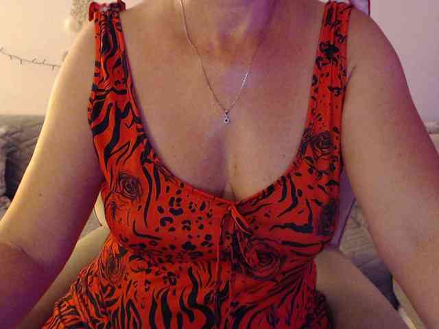 goodSnowQueen Live Webcam on BongaCams