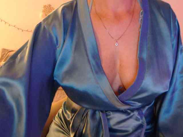 goodSnowQueen webcam