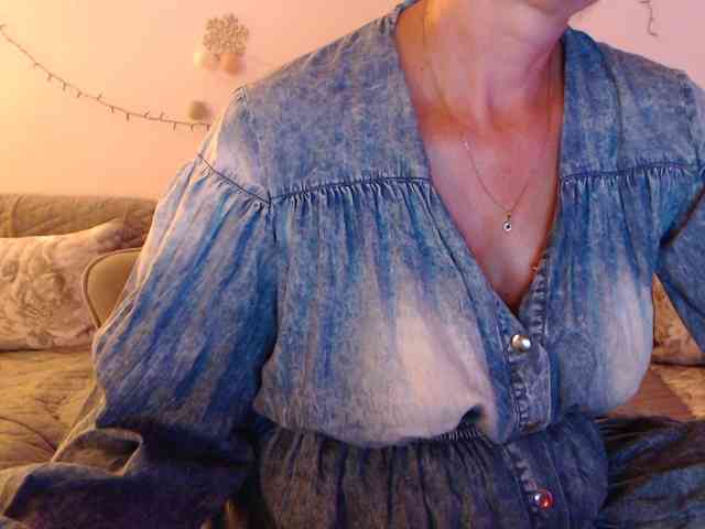goodSnowQueen webcam