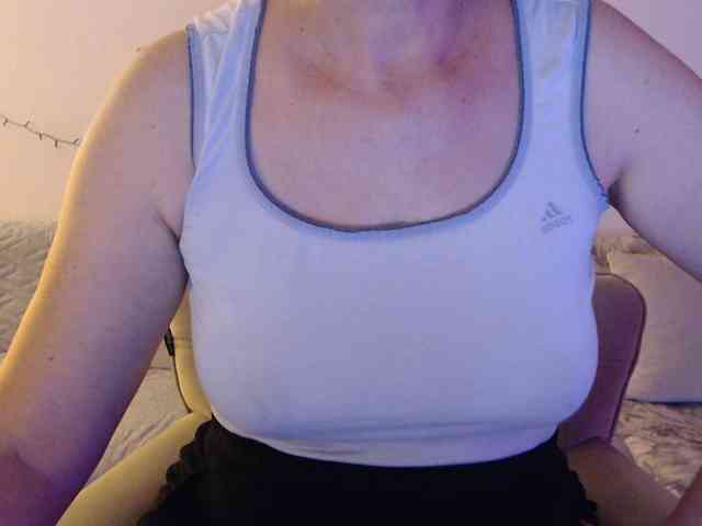 goodSnowQueen webcam