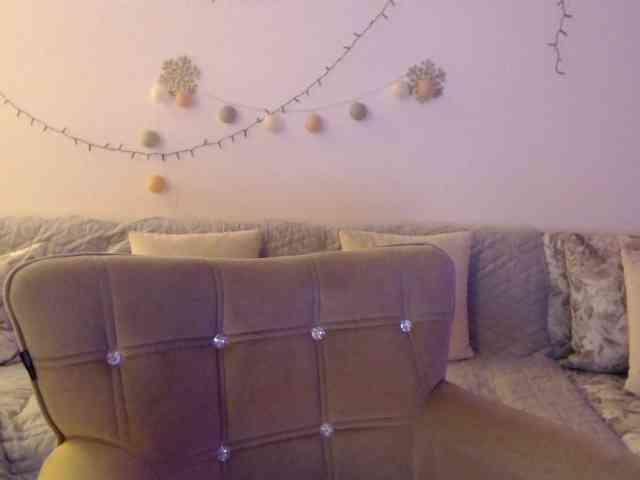 goodSnowQueen webcam