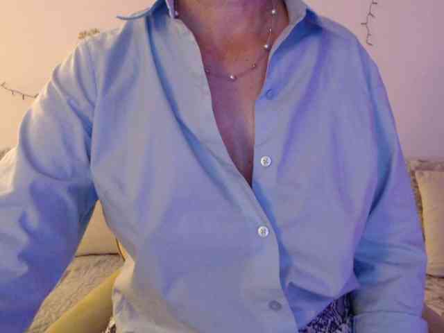 goodSnowQueen webcam