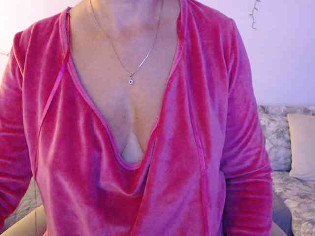 goodSnowQueen webcam