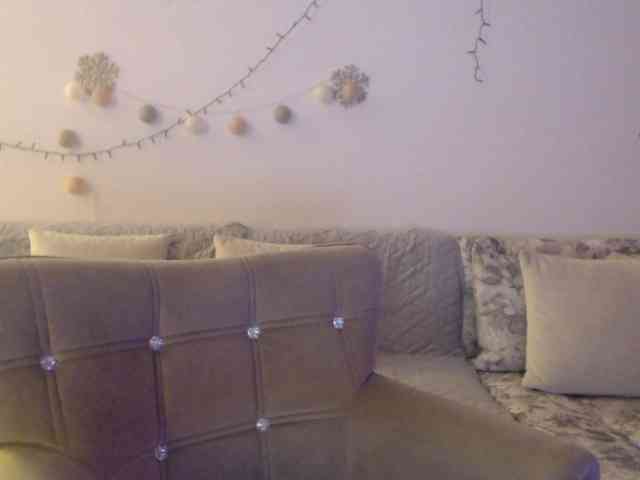 goodSnowQueen webcam