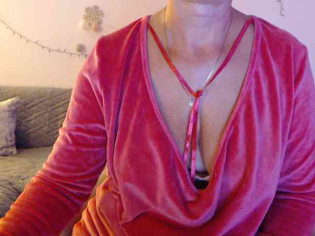goodSnowQueen webcam