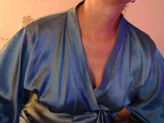 goodSnowQueen webcam